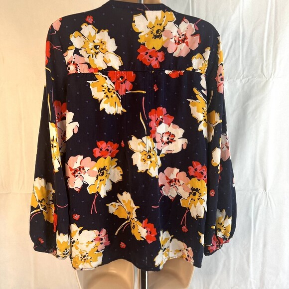 Old Navy Dark Blue Bold Floral Pleated Lace Bodice Peasant Blouse Size Medium - Picture 2 of 9